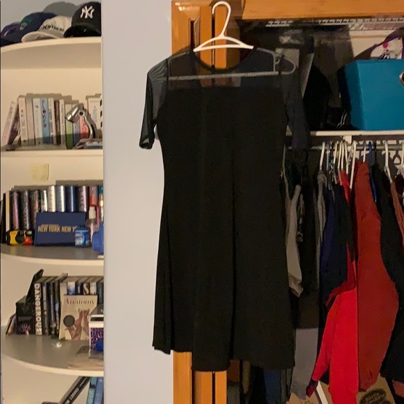 Simple Black Dress - Picture 4 of 4